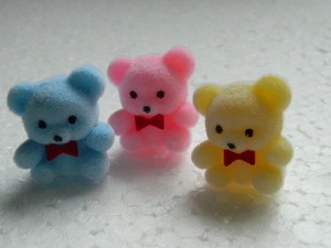 (M2.29) 1/12th scale DOLLS HOUSE PACK OF THREE TEDDY BEARS (PINK,BLUE,YELLOW) - Picture 1 of 6