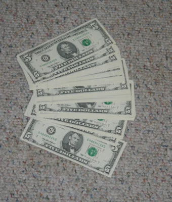 Ninety seven $5 FRN "G" 1995 consecutive numbered - Image 1 of 2