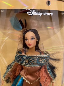 POCAHONTAS Disney Store Princess DOLL 11” Tall MIB NRFB Royal Princess Series