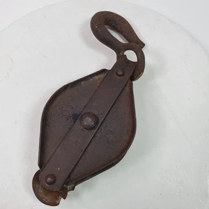 Vintage Farmhouse Pulley Hook Steel Wheel Barn Industrial Rustic - Picture 1 of 7