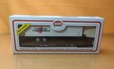 Model Power HO 8354 CR Flat Car w/ CP Rail Intermodal Freight 45' Trailer Boxed - Image 1 of 4