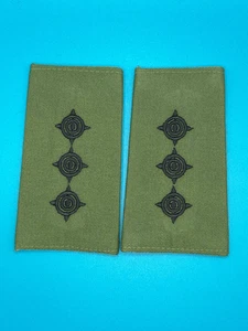 Diapositivas de rango verde oliva del ejército de Rodesia OG - Capitán - Par - Imagen 1 de 1