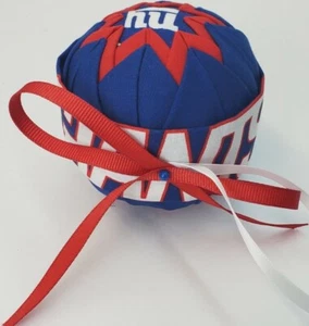 New York Giants Football Christmas Holiday New Fabric Bow Ball - Imagen 1 de 5