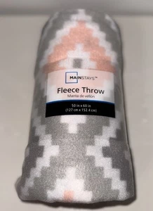Mainstays Fleece Throw Blanket 50 X 60 Pink Gray White Geometric Blush Diamond - Picture 1 of 2
