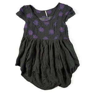 Free People Black Floral Short Sleeves Scoop Neck Casual Shirt Size Small - Picture 1 of 6