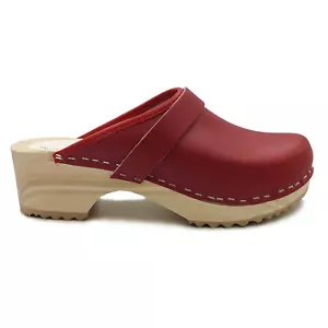 AM-Toffeln Swedish Style Clogs in Red (100) - Wooden Footbed - Picture 1 of 3