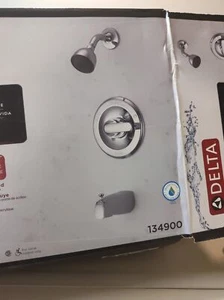 Delta shower and faucet - Picture 1 of 12