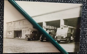 SOUTH EASTERN AREA FIRE BRIGADE Fire Engine line up 3.5x5" B/W - Picture 1 of 1