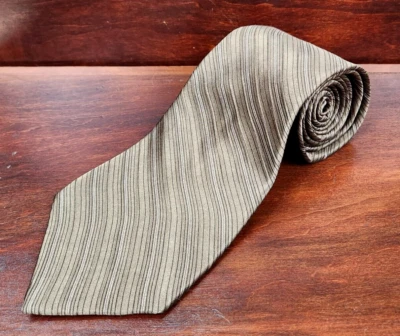 Corbata de oficina Milano Uomo para hombre a rayas diagonales de seda hecha en Costa Rica Foto 1 de 4