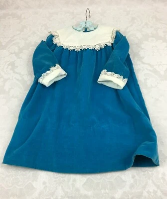 Vestido de terciopelo azul vintage para niñas pequeñas hecho a mano cosido a mano cuello y puño de encaje Foto 1 de 4