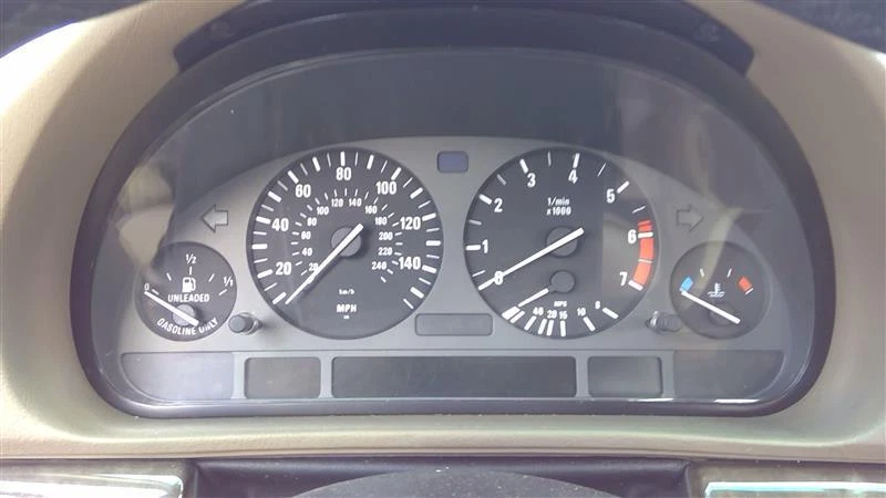 Used Speedometer Gauge fits: 1998 Bmw 740I cluster 4.4L MPH Grade C Foto 1 de 4
