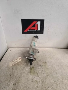 03-08 TOYOTA COROLLA MATRIX Brake Master Cylinder W/ Reservoir FWD W/O ABS OEM - Picture 1 of 7