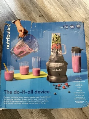 Combo de licuadora NutriBullet 1200 vatios con tazas de un solo servicio NBF50500 Foto 1 de 3