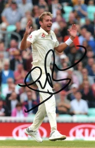 ENGLAND: STUART BROAD SIGNED 6x4 TEST ACTION PHOTO+COA - Picture 1 of 1