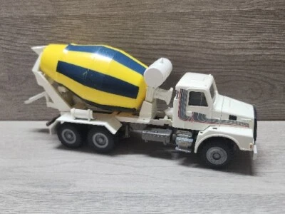 Volvo NL10 Cement Mixer Truck - 1/50 - Conrad #4744 - MIB - Image 1 of 4