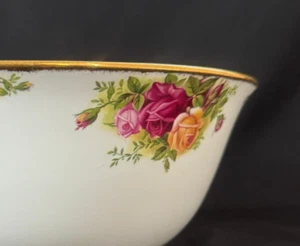Servizio di piatti Royal Albert Old Country Roses 9" profondo - bordo oro - Foto 1 di 5