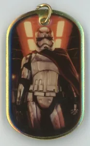 Etiqueta de perro Captain Phasma 2015 Topps Star Wars The Force Awakens chapada en oro - Imagen 1 de 2
