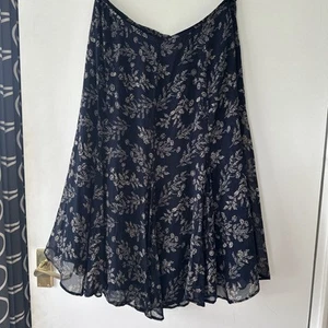 L.K. BENNETT ~ SIZE UK 14 NAVY FLORAL SILK FLOATY FLARE SKIRT ~ PARTY WORK - Picture 1 of 4