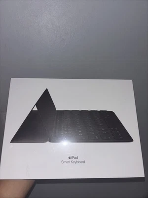 Apple iPad Smart Keyboard 7th/8th/9th Gen 10.2"/Pro 10.5"/Air 3rd Gen A1829 - Image 1 of 2