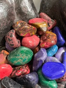 1 LB Dyed Gemstone Mix Tumbled Stones Large 25mm Reiki Healing Crystals fun gift - Picture 1 of 6