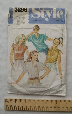 1981 Style Pattern No. 3296 misses set of pullover blouses, size 10, 33 cm - Image 1 of 2