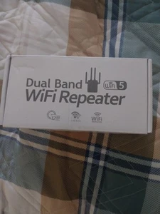 2.4G/5G WiFi Repeater 1200Mbps WIFI Range Extender Wireless Booster - Picture 1 of 4