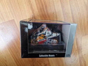 ONYX 1/24 HONDA NSR V4 HRC REPSOL MICHAEL DOOHAN #1 MOTO GP MOTORCYCLE XM046 - Picture 1 of 3