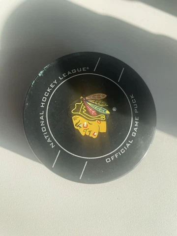 Chicago Blackhawks Official Game Puck Vintage Cover