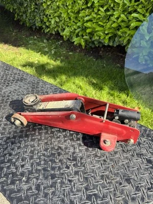 Gato de carro hidráulico Hyper Tough de 2 toneladas con bomba de elevación rápida de un solo pistón Foto 1 de 2