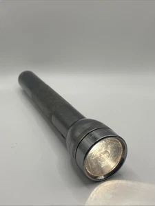 Linterna Maglite Mag Lite 12" pulgadas plateada con bombilla extra, baterías 3D - Imagen 1 de 8