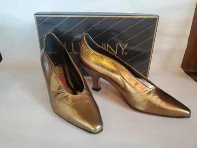 Zapatos de tacón alto vintage Luichiny talla 7 B bronce tacón acampanado Foto 1 de 4