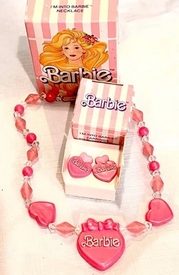 Collar y pendientes Avon I’m Into Barbie 1989 corazones rosas en cajas vintage Foto 1 de 4