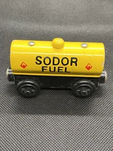 Thomas Train Holzeisenbahn Sodor Tankwagen 2002 - Bild 1 von 5