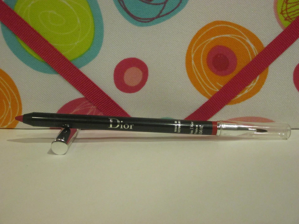 CHRISTIAN DIOR ~ LIPLINER PENCIL ~ # 952 ROUGE ROYAL ~ 0.04 OZ - Image 1 of 1