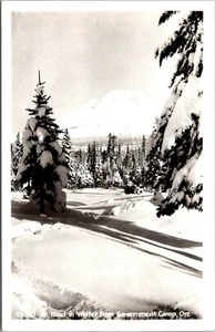 Vintage Mt Hood im Winter vom Regierungslager Oregon oder RPPC Echtfoto-Postkarte - Bild 1 von 2