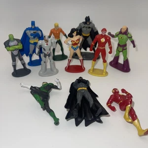 DC Comics Mini Figuren Menge 11 Kuchen Topper etc. 2,5 Zoll - Bild 1 von 5