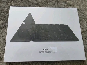 Apple Smart Keyboard for iPad Pro 10.5" (7TH/8TH/9TH Gen), iPad Air 3rd Gen - Picture 1 of 2