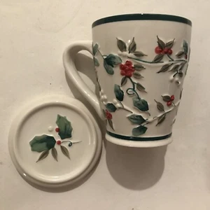 Pfaltsgraff Tea Cup with Lid in the Winterberry Sculptured Raised Pattern - Picture 1 of 4