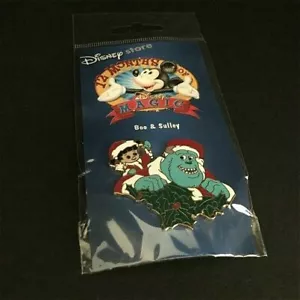 Disney Pin 12 Monate magischer Weihnachtskranz Monster inkl. Sulley Boo Weihnachtsmützen - Bild 1 von 1