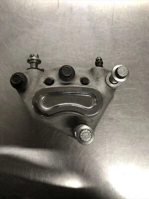 Harley-Davidson Road Glide 2006 pinza de freno delantera derecha plateada usada 44381-99C Foto 1 de 4