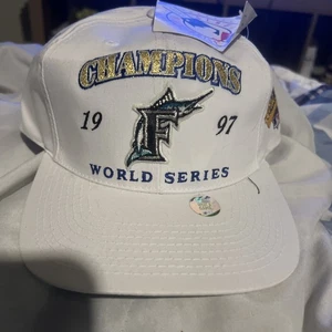 Florida Marlins White Snapback, 1997 World Series Champions Patch Vintage - Picture 1 of 6