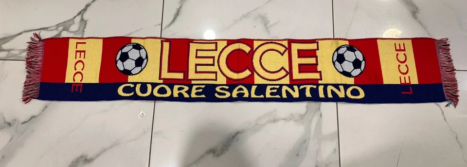 1 SCIARPA LECCE JACQUARD ACRILICO 100% GIALLOROSSI CALCIO FORZA LECCE - Immagine 1 di 1