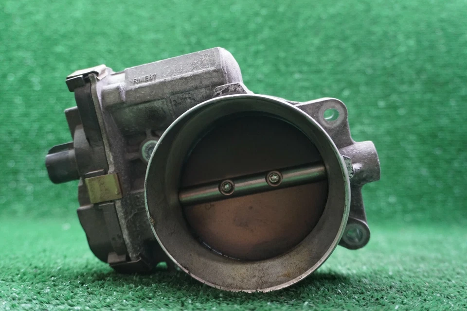 GMC YUKON 2009 2010 2011 2012 2013 5,3 L carrocería del acelerador OEM RME87 Foto 1 de 4