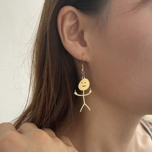 Boucles D'Oreilles Bonhomme Allumette Doigt D'Honneur (2 Pièces) (Coloris Or) - Foto 1 di 1
