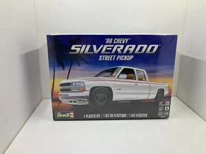 Revell 1/25 1999 Chevy Silverado Street Pickup Plastic Model Kit 14538 - Picture 1 of 6