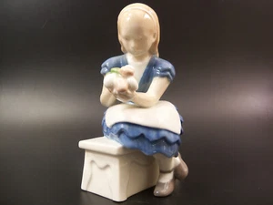 Estatuilla de colección B & G Bing & Grondahl Copenhague Dinamarca Ida's Flowers #2298 - Imagen 1 de 15