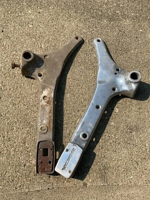 Par de soportes para guardabarros izquierdo derecho Honda CA77 Dream 305 CA77E 3 Foto 1 de 3