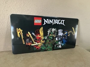LEGO NINJAGO Estaño Metal Póster Placa Letrero Arte de Pared 5007155 VIP Insiders Exclusivo - Imagen 1 de 4