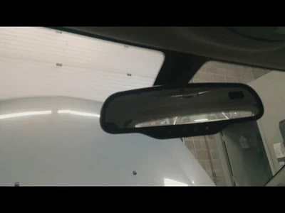 Used Front Center Interior Rear View Mirror fits: 2007 Saturn Aura w/telematics - Imagem 1 de 4