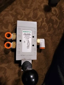 Numatics L22LA652o000000 Manual Air Control Valve - Picture 1 of 6